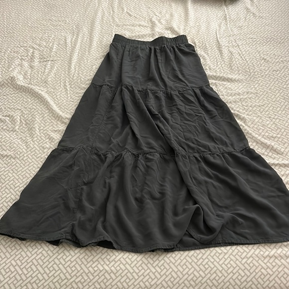 shosho tiered midi green skirt (s/m) - Picture 2 of 5